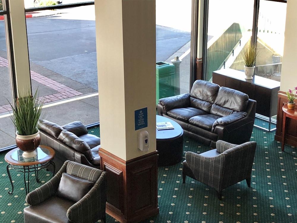 Rogue Regency Inn & Suites Medford Eksteriør bilde
