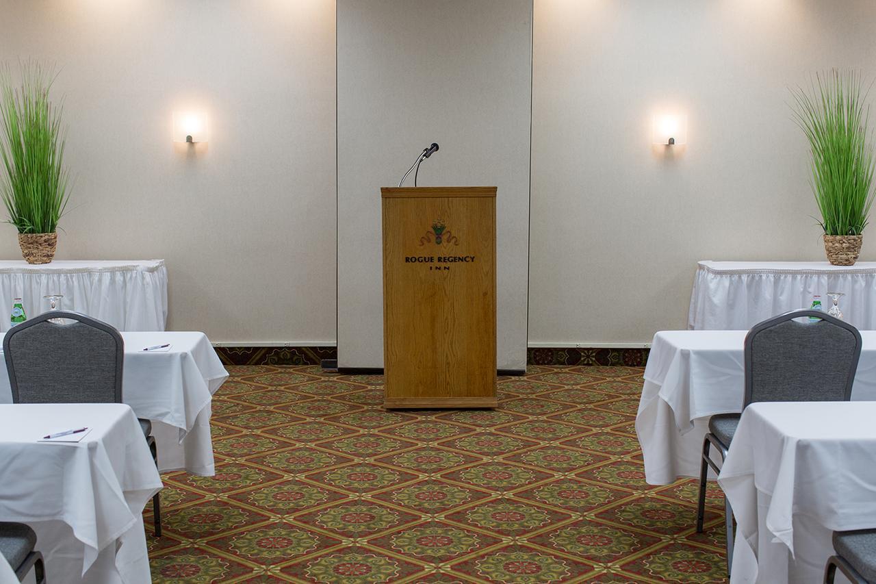 Rogue Regency Inn & Suites Medford Eksteriør bilde