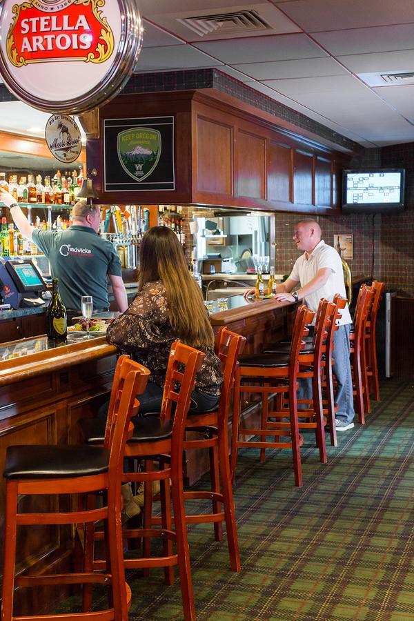 Rogue Regency Inn & Suites Medford Eksteriør bilde
