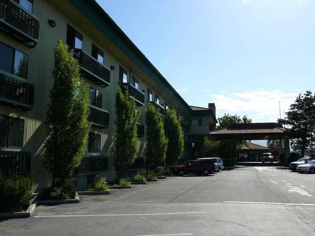 Rogue Regency Inn & Suites Medford Eksteriør bilde